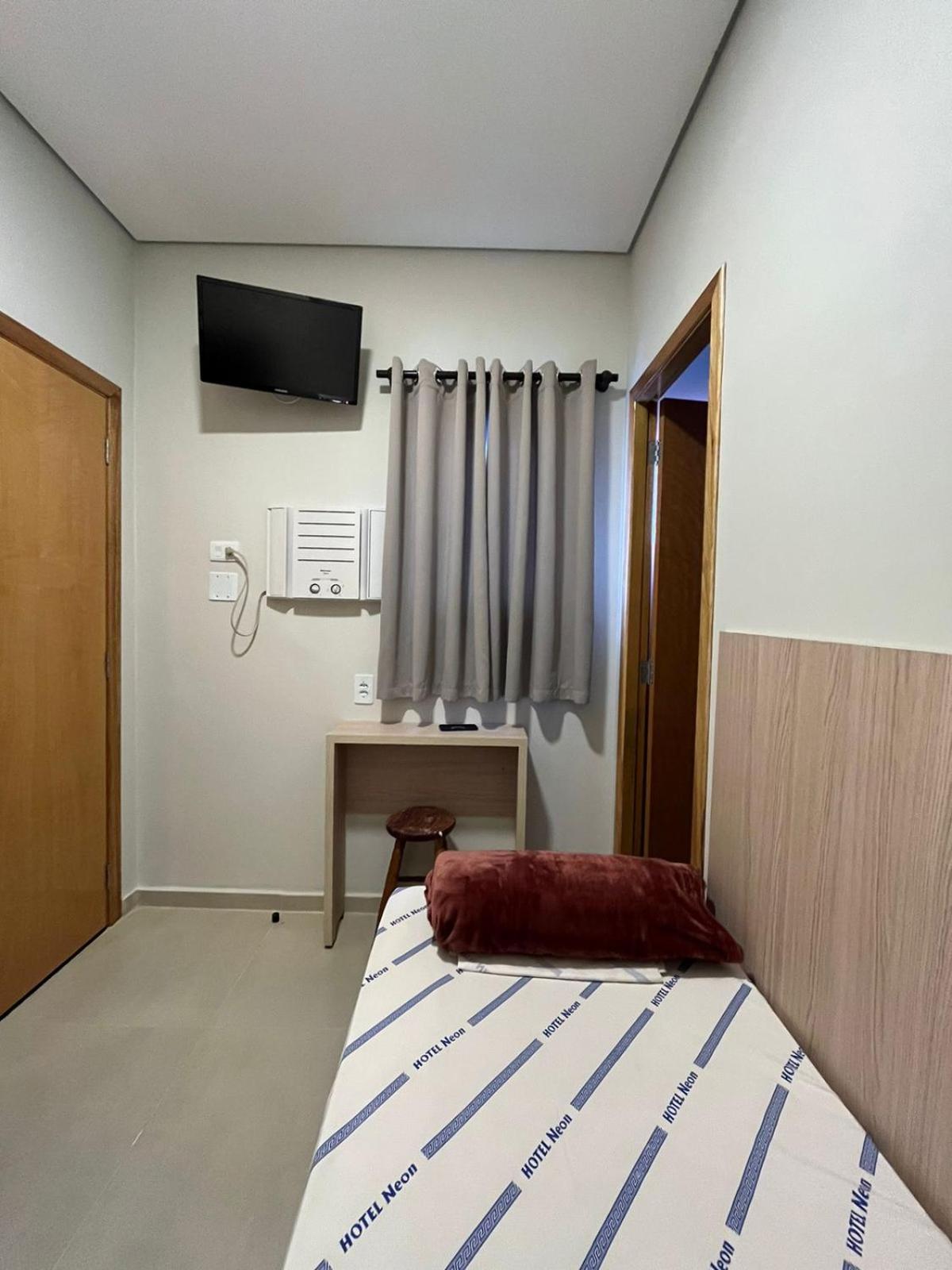 Hotel Neon - Proximo A 25 De Marco, Bom Retiro E Bras, A 2Min Do Mirante Sampa Sky E Pista De Skate Anhangabau Сан-Паулу Екстер'єр фото